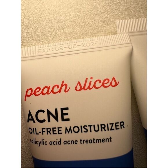 Peach Slices Acne Oil-Free Moisturizer 120ml+ Acne Clarifying Cleanser 80ml - Picture 5 of 6